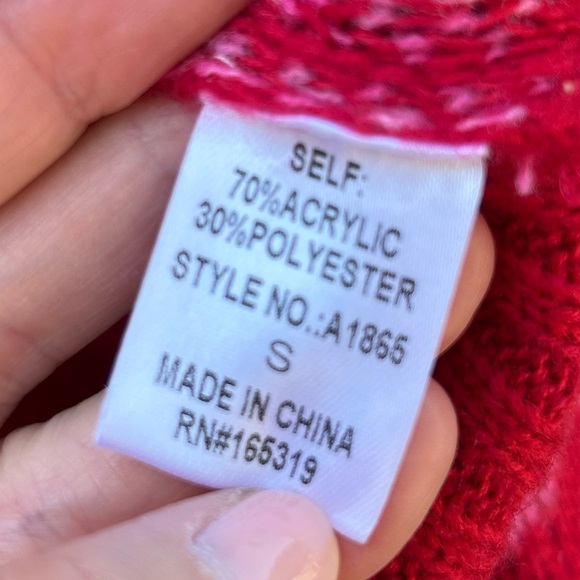 Fab'rik NWT Women's Red and Pink V-Neck Cropped Sweater Small - Picture 6 of 8